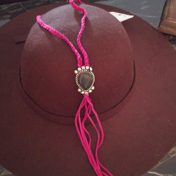 Bolo ties - Picture 1 of 3